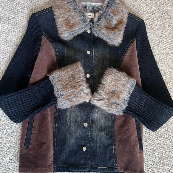 Denim & Sweater Jacket with Faux Fur Trim - Picture 7 of 9